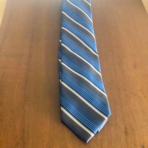 Platinum designs tie